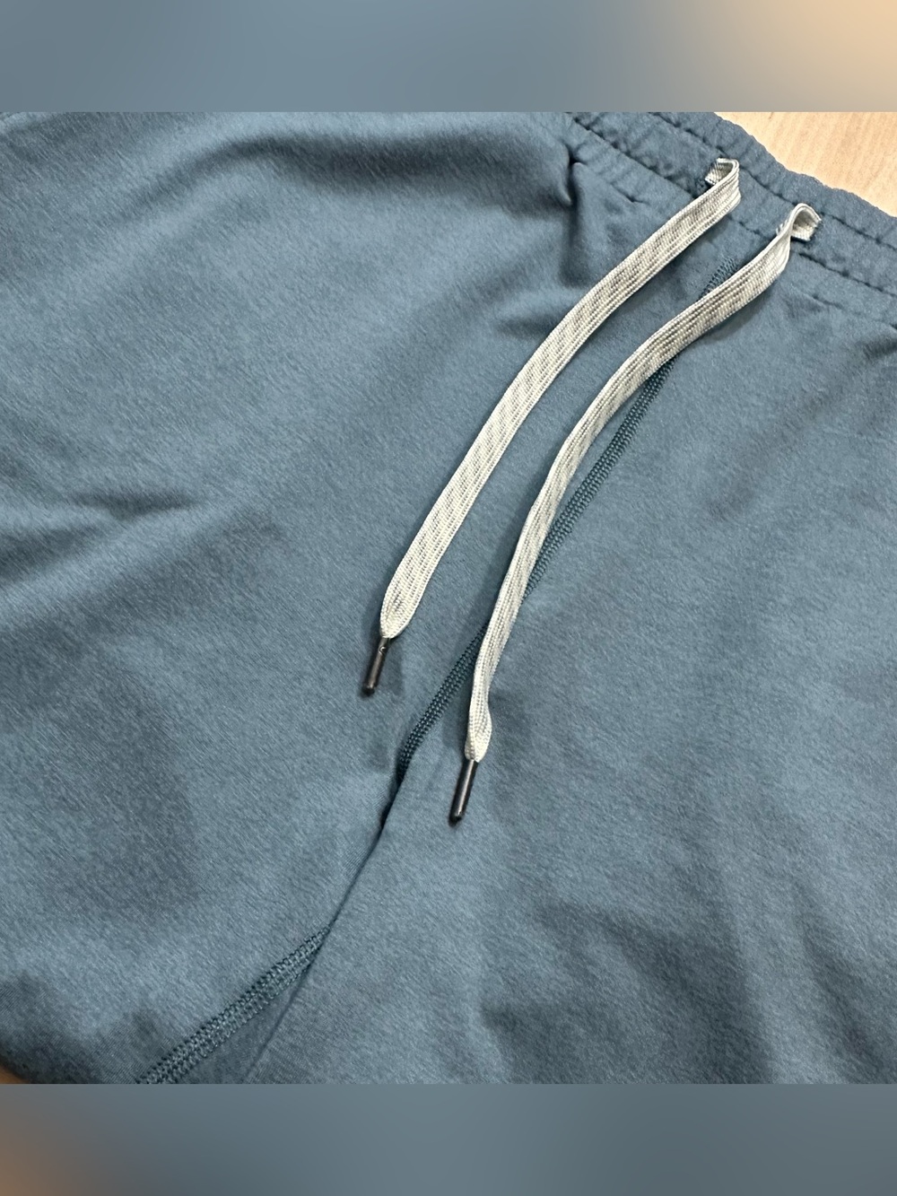 Vuori Performance Joggers blue/gray Women's Medium DreamKnit Soft Athletic VW303 - Picture 3 of 8